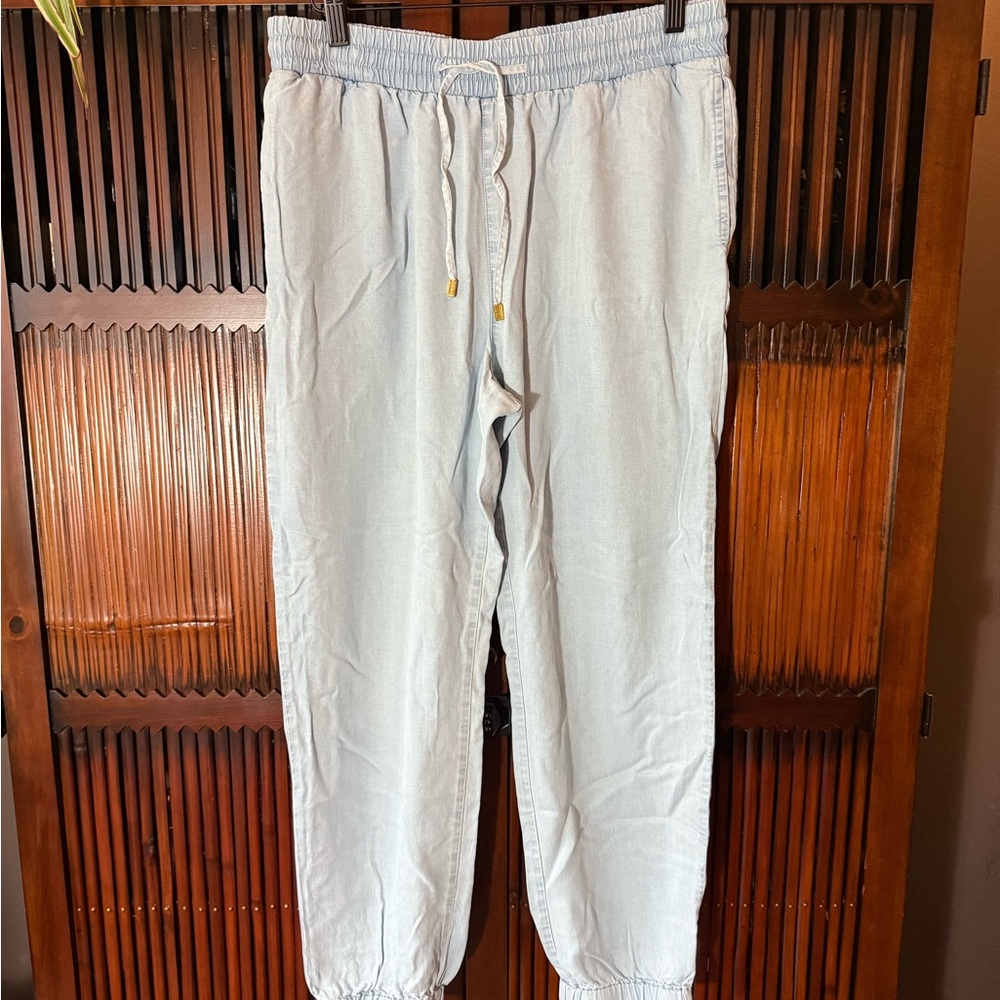 Ellen Tracy Light Blue Chambray Joggers